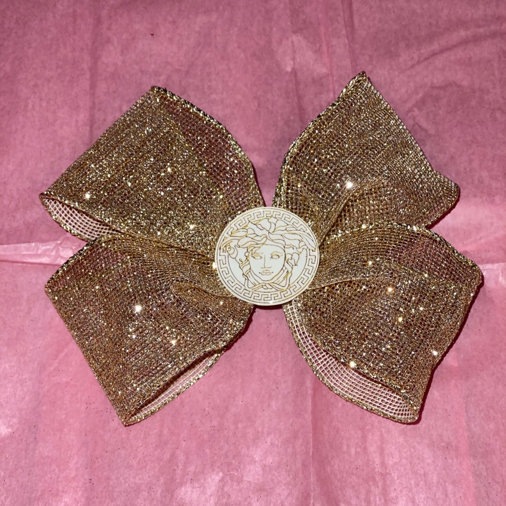 💕so chic Gold  glitter bow w/ Versace Medusa